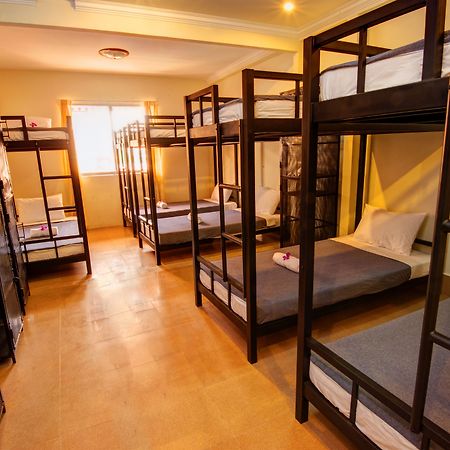 B52 Hostel Phnom Penh Exterior photo